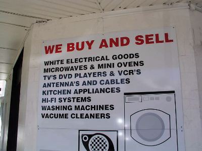 Second Hand Shop - apostrophe error - Antennas